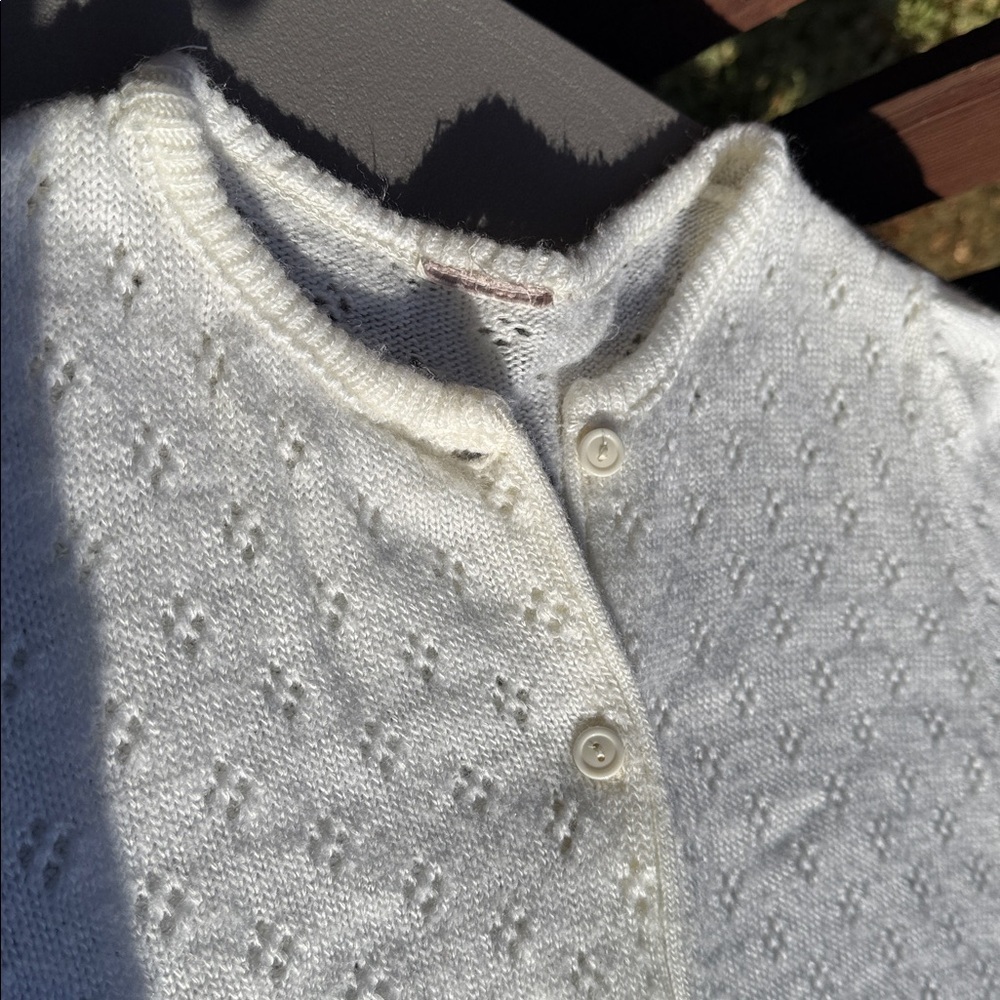 Vintage 1970z small knit White Button-Up Women's cardigan Sweater - Picture 4 of 9